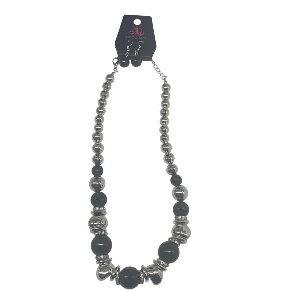 Paparazzi Jewelry Hollywood‎ Haute Spot Black Necklace & Earrings Set For Women